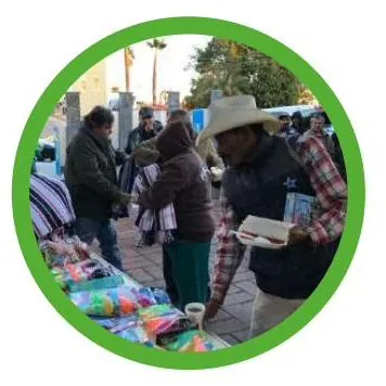 Familia acompañada por Va por Ellos
